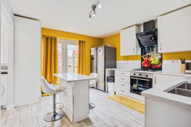 3 bed Semi-Detached for sale Image 4