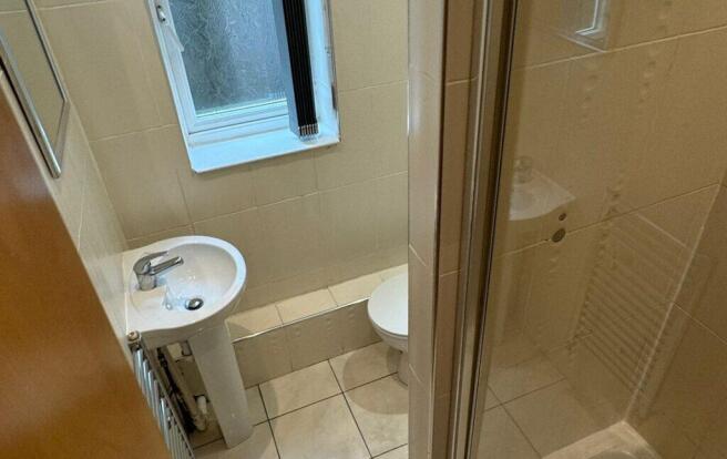2 bed Apartment to rent Image 11