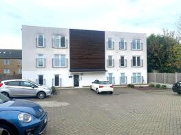 9, Elmwood Court, Southend Road, Stanford-le-hope SS17 0GE