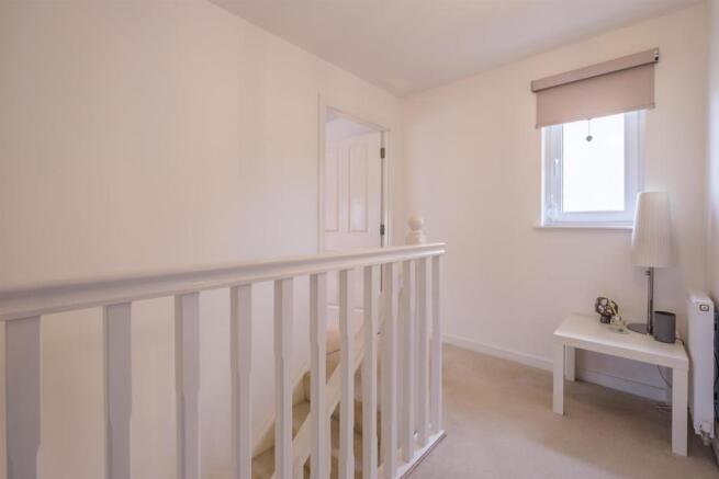 029-2_Hunterfield_Place_Carluke_ML84GY.jpg