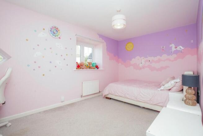 4 bed Detached for sale Image 12
