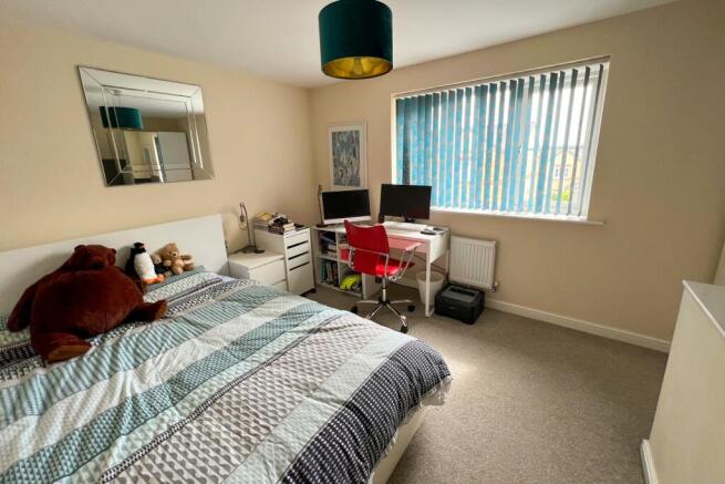 2 bed Semi-Detached to rent Image 8