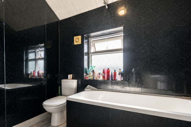 3 bed Terraced for sale Image 7