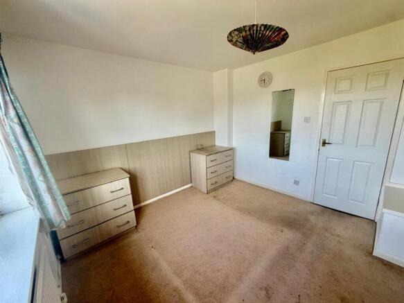 3 bed Town House for sale Image 9