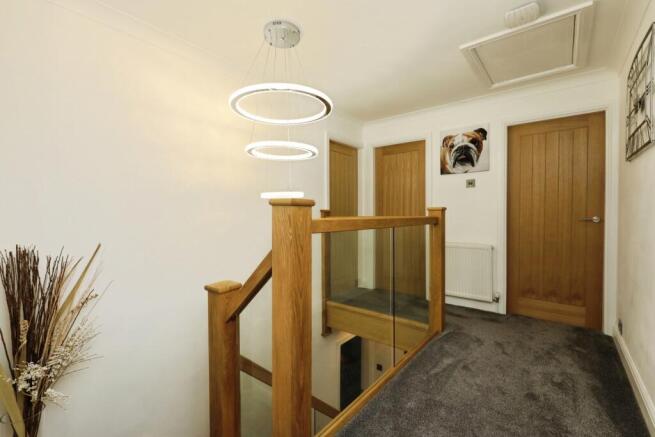 4 bed Detached for sale Image 12
