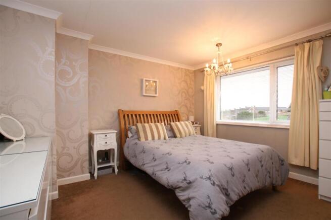 Bedroom 1.JPG