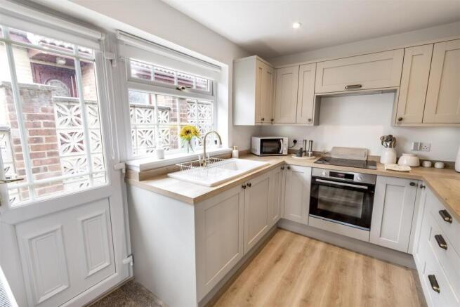 2 bed Detached Bungalow for sale Image 12