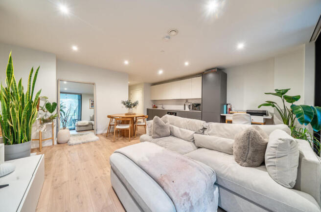 1421971-4-69a5a68...