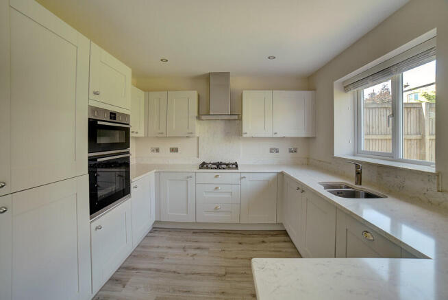4 bed Detached for sale Image 6
