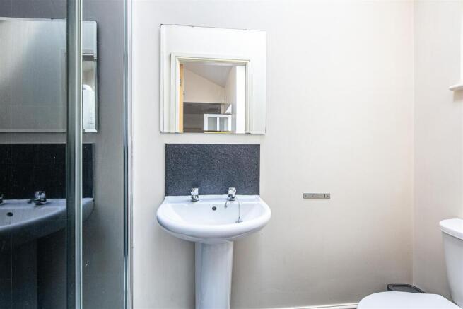 4 bed Terraced for sale Image 10