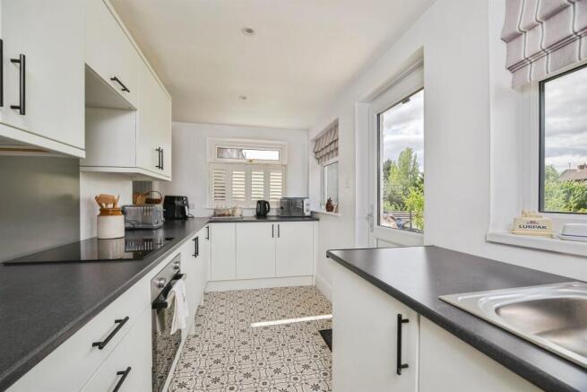 3 bed Semi-Detached for sale Image 5