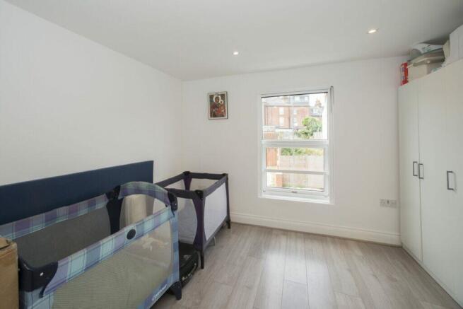 Mount Pleasant, Reading - Bedroom 3 with ample closet space