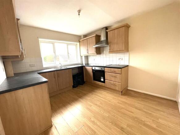 3 bed Maisonette to rent Image 8
