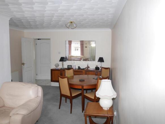 Lounge/Dining Room