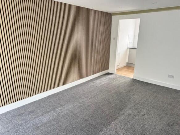 2 bed Apartment to rent Image 5