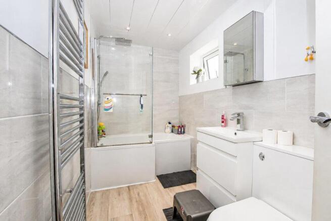 4 bed Detached for sale Image 12