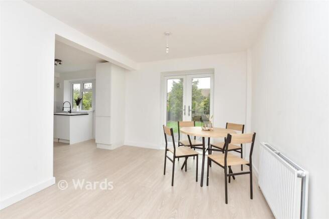 Lounge/Dining Area