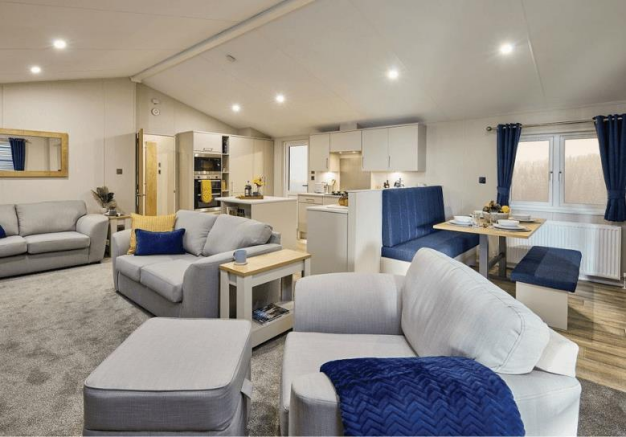 Hayward_lounge_779x544_40ef28d8be.png