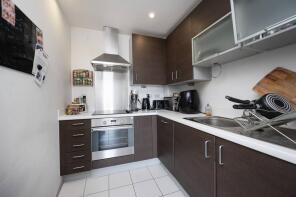 Flat 806, 16 Wilson Tower, Christian Street, London E1 1AW