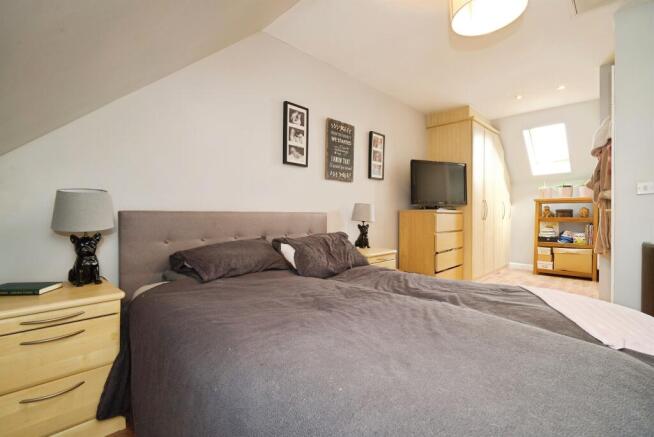 3 bed Town House for sale Image 11