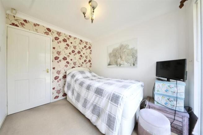 2 bed Semi-Detached Bungalow for sale Image 12