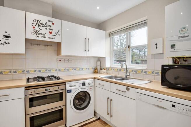 Sefton Avenue, Burnt Oak NW7 photo 4