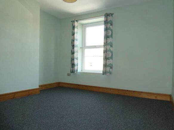 3 bed Terraced to rent Image 6