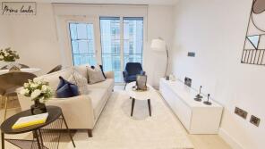42, Bowery Apartments, Fountain Park Way, London W12 7HZ