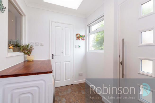 38 Lambourne Drive-8