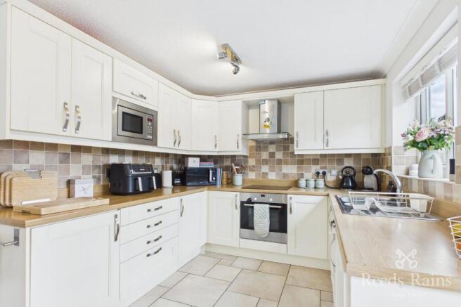 3 bed Detached for sale Image 4