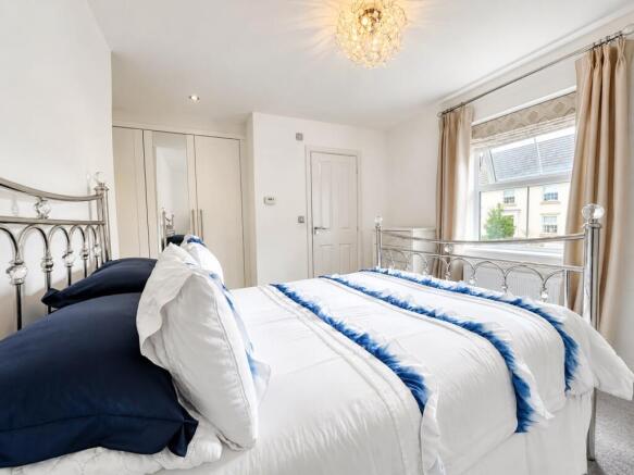 3 bed Detached to rent Image 8