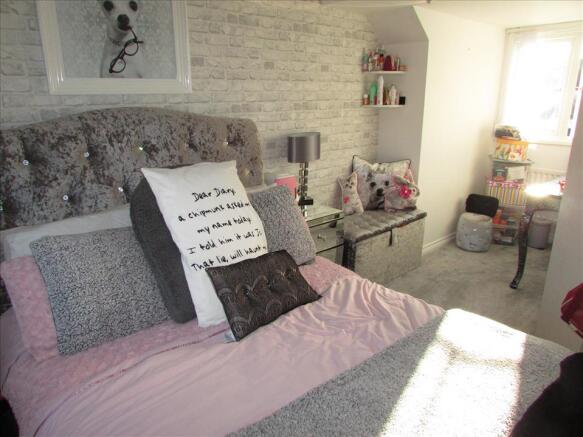 BEDROOM 2
