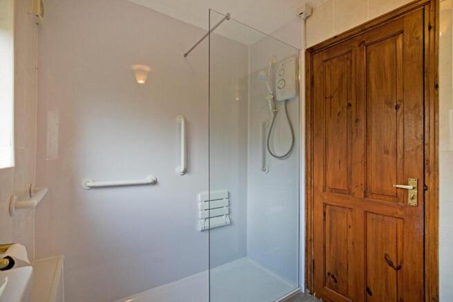 4 bed Detached for sale Image 7