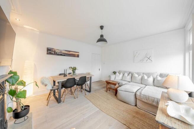 2 bed Apartment to rent Image 9
