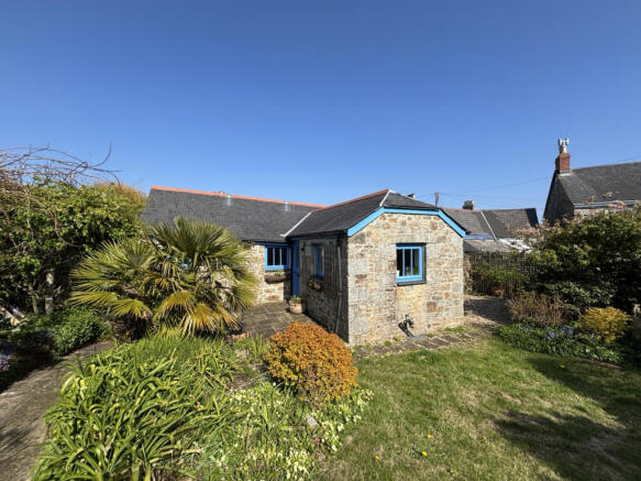 2 Bedroom Converted Barn for Sale