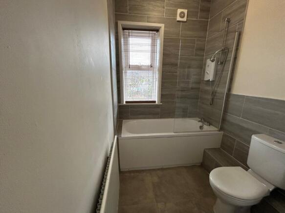 2 bed Terraced to rent Image 10