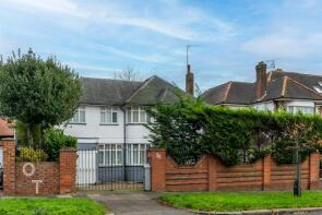 96, Chase Road, London N14 4LD