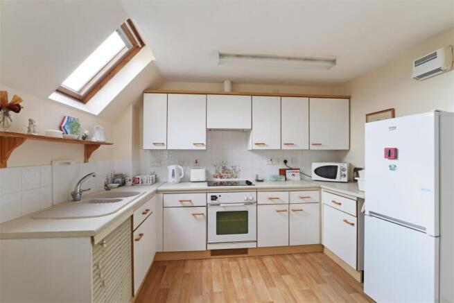 29 Cecily Court kitchen.jpg
