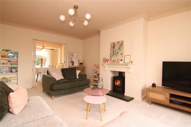 Living Room/Dining