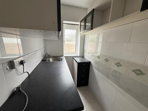 Flat 1 kitchen
