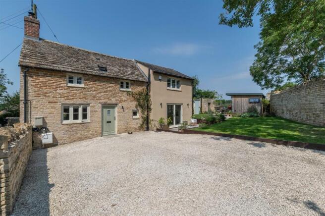 Dovecote Cottage 001.jpg