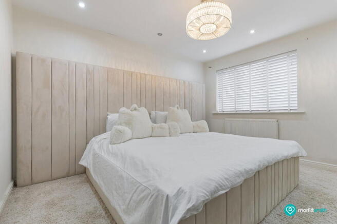 4 bed Detached for sale Image 8
