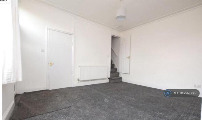 2 bed Terraced to rent Image 9