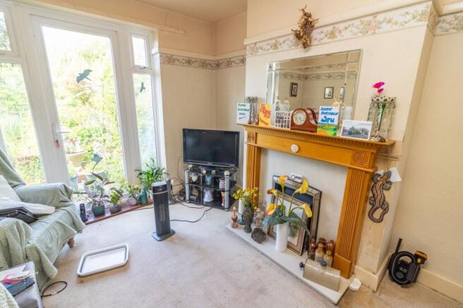 LOUNGE AREA