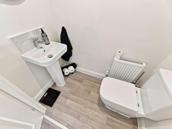 4 bed Semi-Detached for sale Image 6