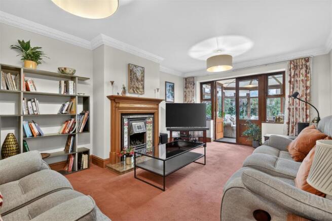4 bed Detached for sale Image 7
