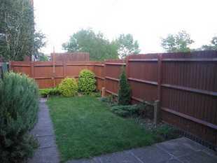 ENCLOSED REAR GARDEN