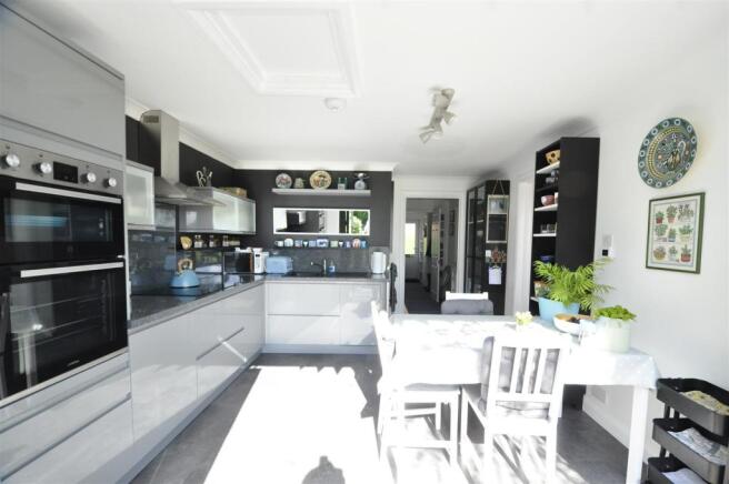 Spacious Open Plan Kitchen/Dining Room