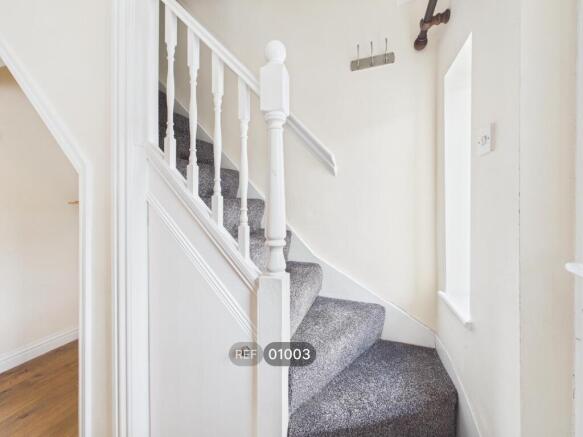 2 bed Terraced to rent Image 6