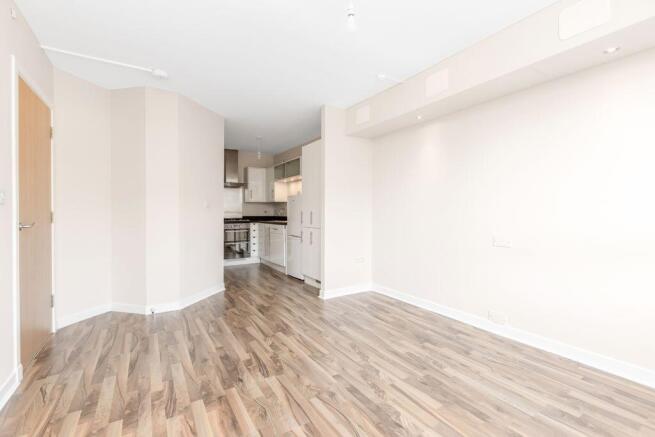11/3 Colonsay Close, Edinburgh, EH5 1BT photo 4